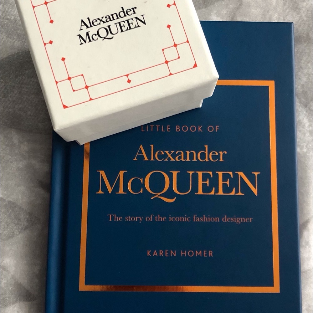 BNIB ALEXANDER MCQUEEN RING - Picture 12 of 13